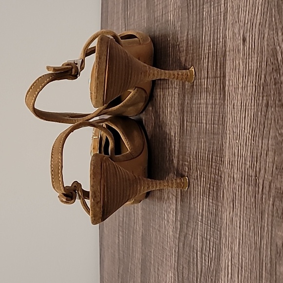 Prada camel sling backs - Picture 4 of 5